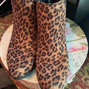 Espirit Leapord print ankle boots
